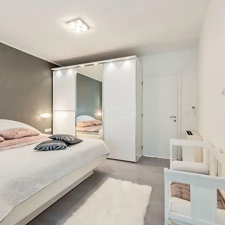 L'aurora Luxury Apartamento *