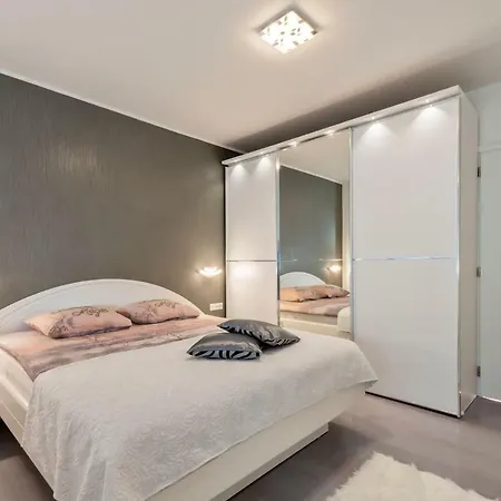 L'aurora Luxury Appartement *